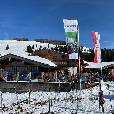 Ski Hut Aualm Soll